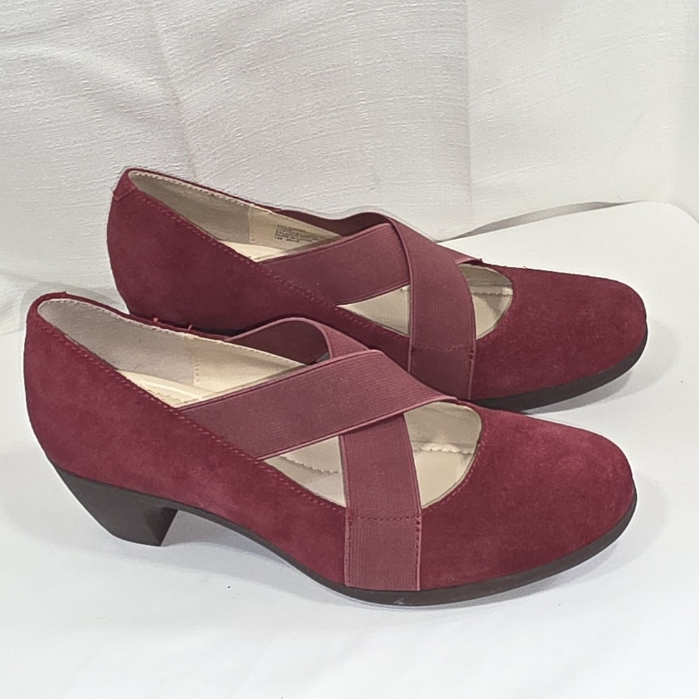 Cliffs‎ By White Mountain Women's Pinķ Suede Pumps Size 7.5 M